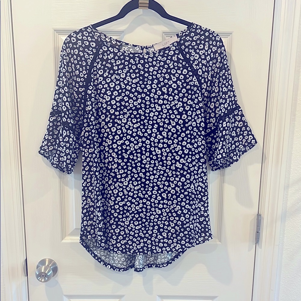 LOFT Black and White Ruffled Flutter Sleeve Blouse